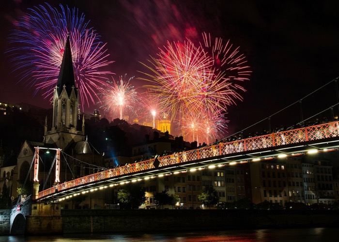 Lyon ; Fourvière ; feu d'artifice ; fireworks ; séminaire ; activité ; tourisme ; équipe