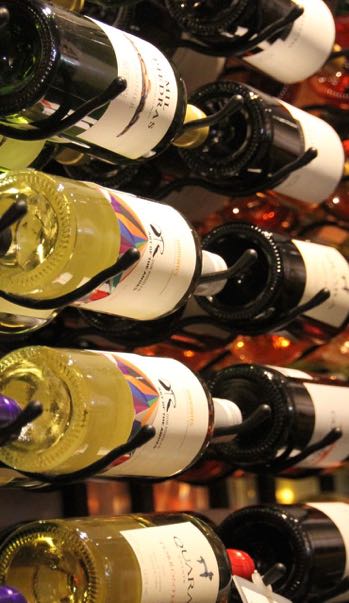 vin, collection, bouteille, cave, vin blanc, vin rouge, dégustation, initiation à la dégustation, séminaire, cocktail